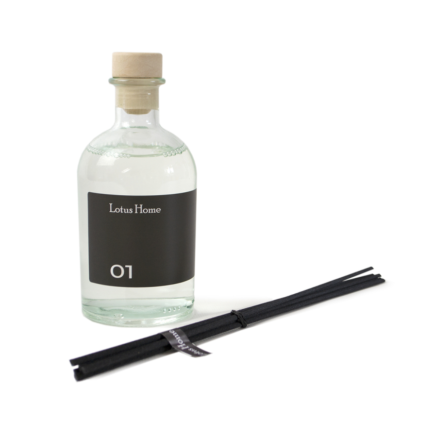 Диффузор Lotus Home - 01 (ваниль, гуаяк, мускус, сандал) 250 мл